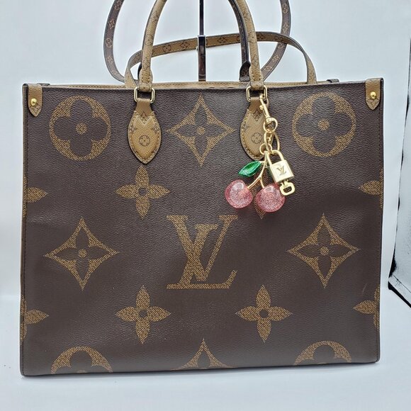 Authentic Louis Vuitton Lock & Key with Unbranded Apple Charm, Keychain - Picture 2 of 11